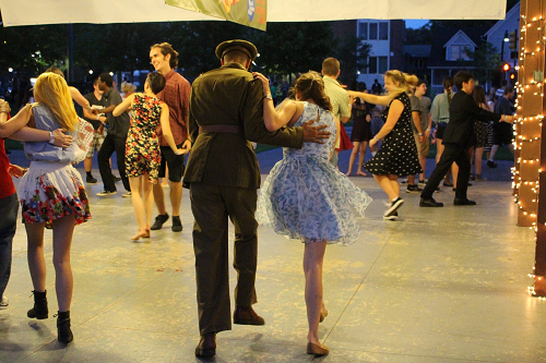 Swing Dancers